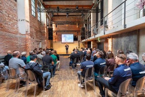 Connected Worker Day zeigt, wie weasl Fachkräftemangel, Qualitätsdruck&nbsp;und Co. beherrschbar macht