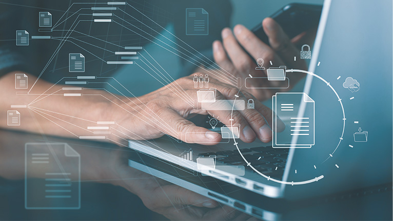 Using experiential knowledge for knowledge transfer